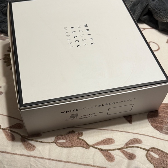 White House black market Vivian boots - Picture 4 of 5